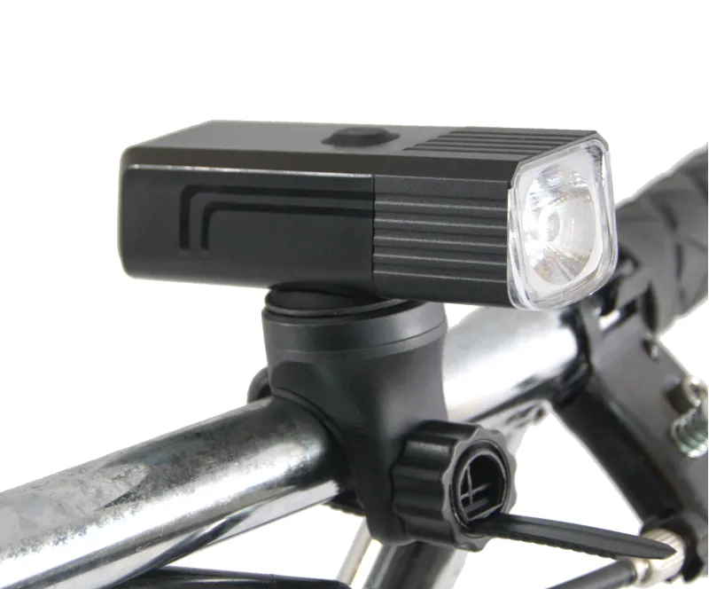 Ammaco XC-366B Front USB 800 Lumen Light-1
