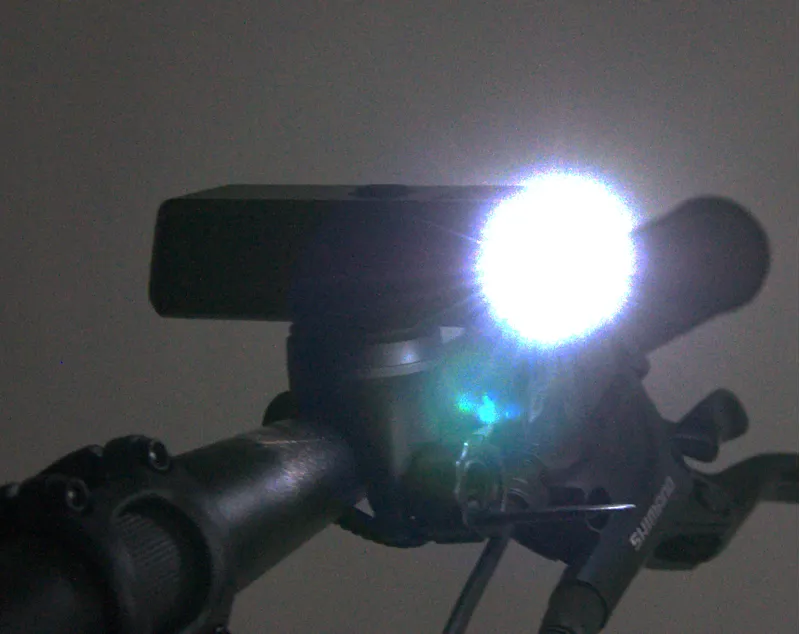 Ammaco XC-366B Front USB 800 Lumen Light-3