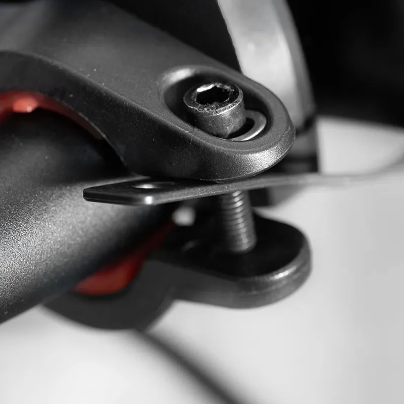 Oxford Basket Quick Release Handlebar Bracket-2