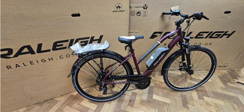 EX-DEMO Raleigh Array Open Electric Hybrid Bike Red 400Wh-2
