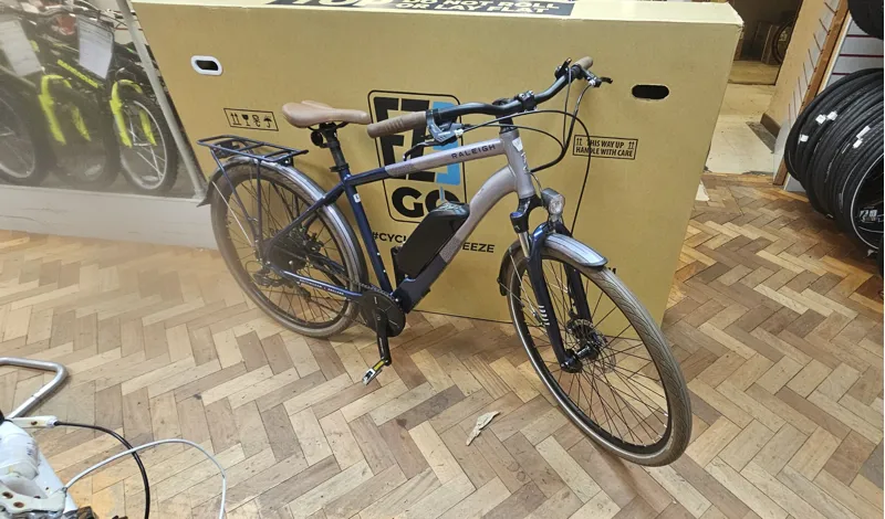 EX-DEMO Raleigh Array 700c Electric Hybrid Bike Silver/Blue 400WH-1