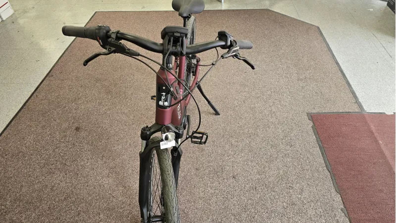 EX-DEMO Raleigh Motus Tour700c Electric Hybrid Bike Red 500WH-3