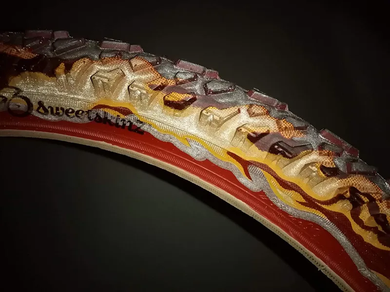 Sweetskinz Scorch 26 x 2.10 Inch Reflective Tyre-2