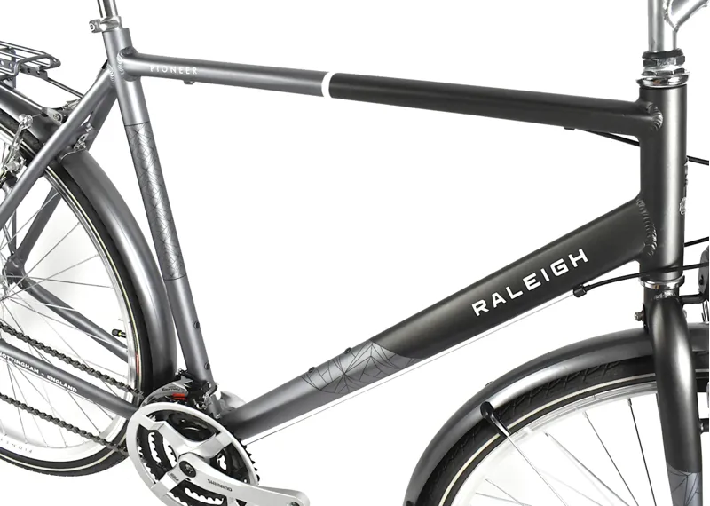 Raleigh Pioneer 700c Commuter Hybrid Bike Black/Silver-1