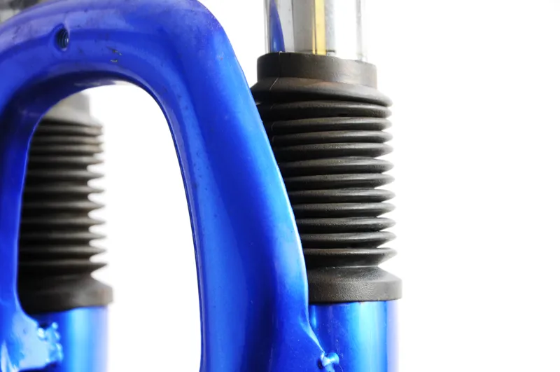 RST 181 24 Inch Suspension Fork Threaded Blue-1