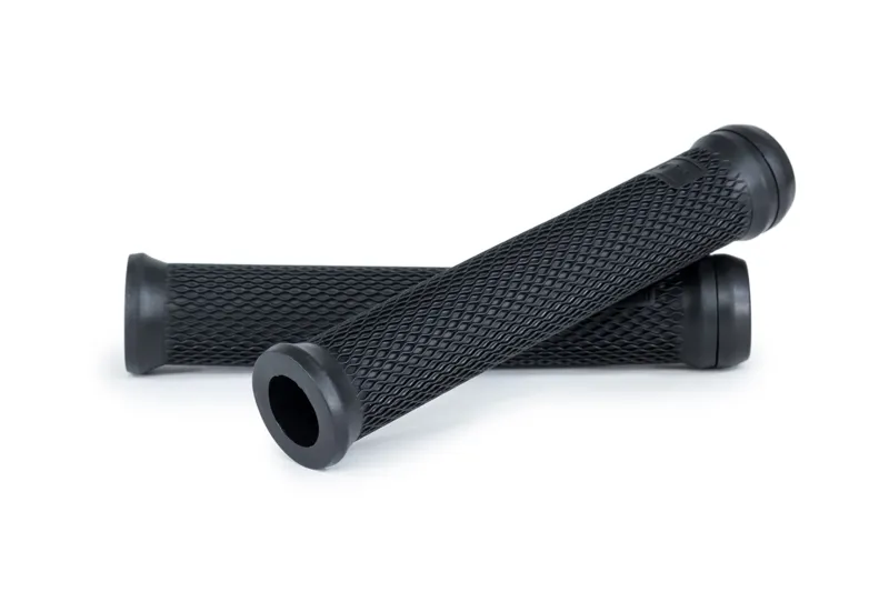 Wethepeople Manta Handlebar Grips Black 160mm-2