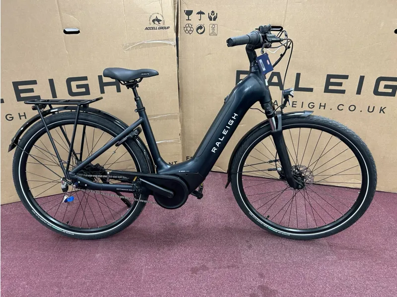 EX-DEMO Raleigh Motus GT 700c Electric Hybrid Bike Black 500Wh-1