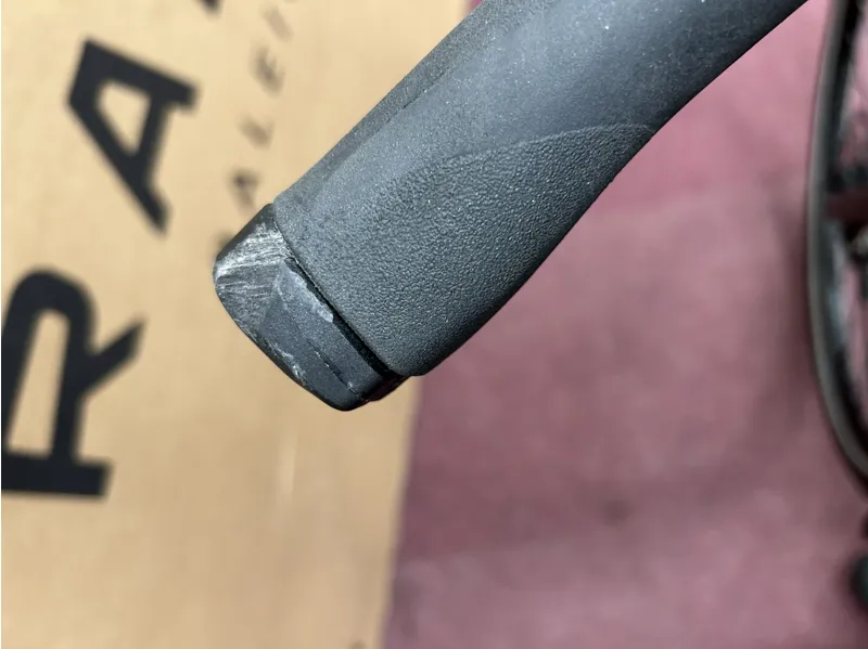 EX-DEMO Raleigh Motus GT 700c Electric Hybrid Bike Black 500Wh-2