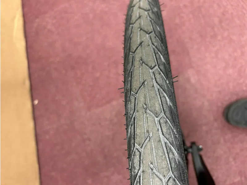 EX-DEMO Raleigh Motus GT 700c Electric Hybrid Bike Black 500Wh-3