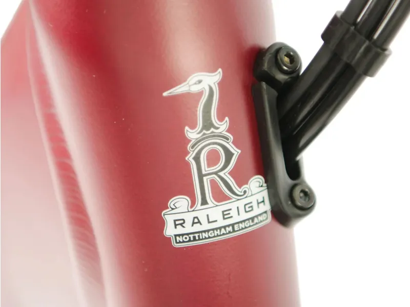 Raleigh Motus Tour Crossbar Hub 700c Electric Hybrid Bike Red-3