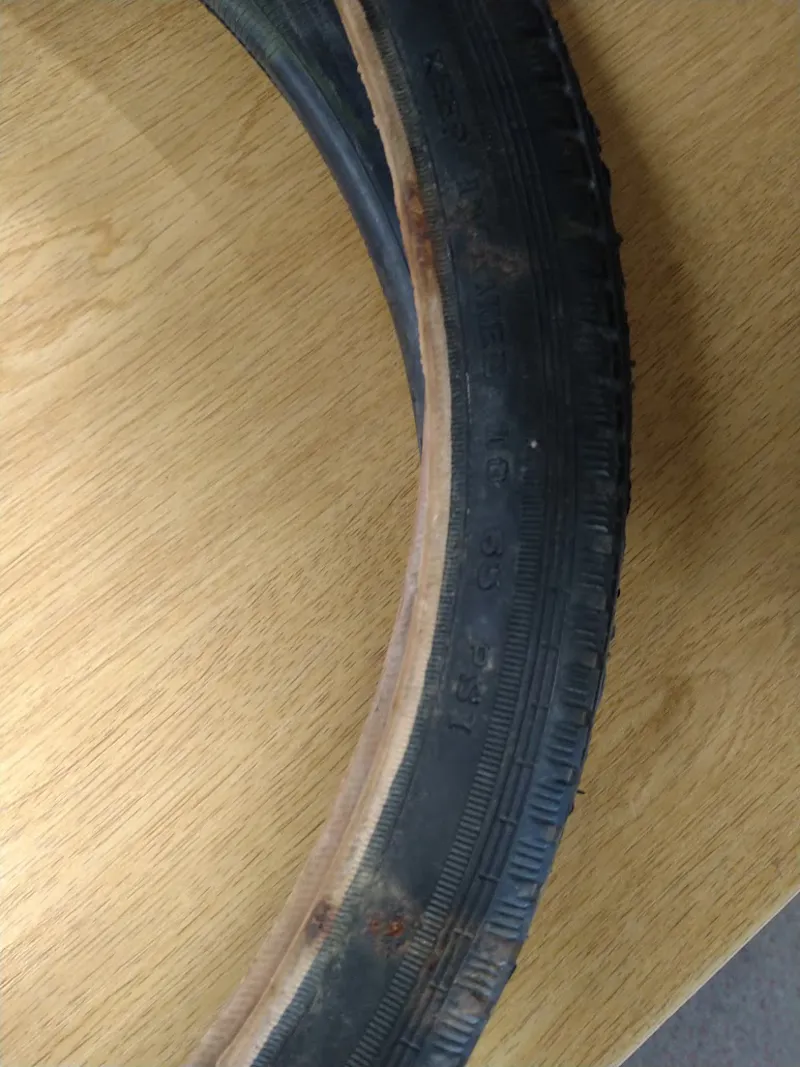 18 x 1 3/8 Traditional Tyre-1