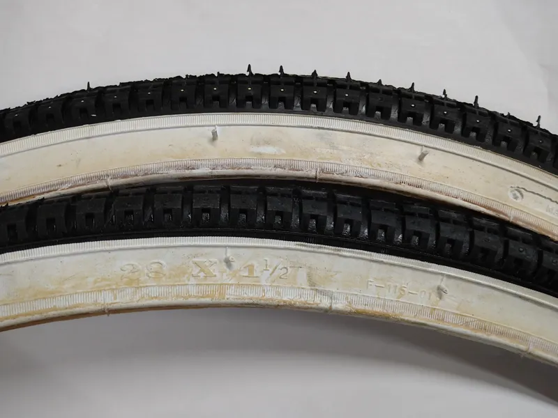 Ammaco Tyre 28 x 1 1/2 Whitewall-2