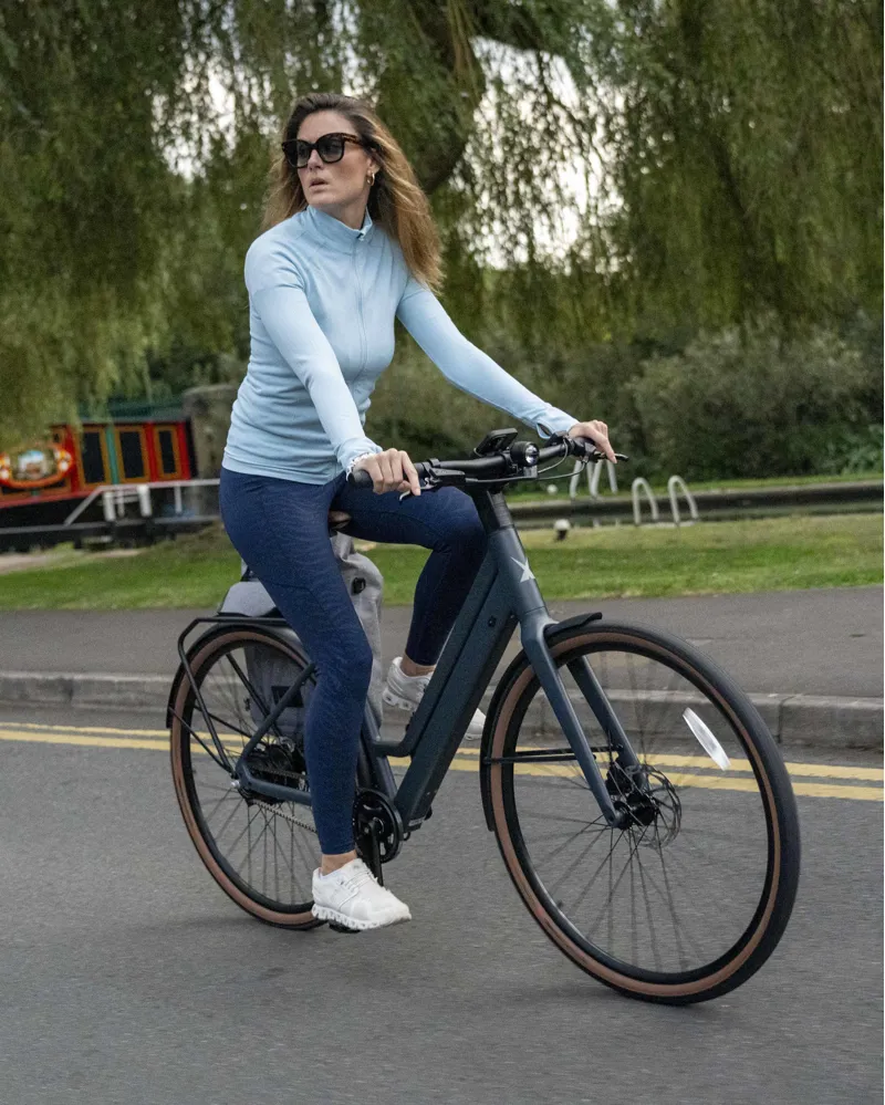 Estarli E28.X 700c Step Through Electric Bike 10Ah Midnight Blue-3