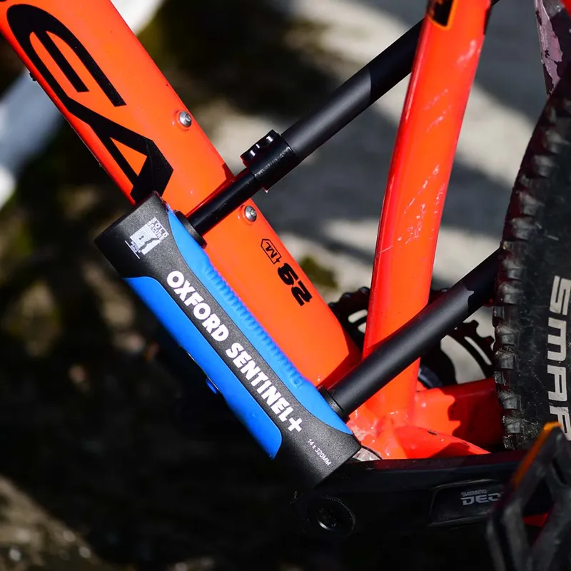 Oxford Sentinel Pro Duo U-Lock 320mm x 177mm + cable-4