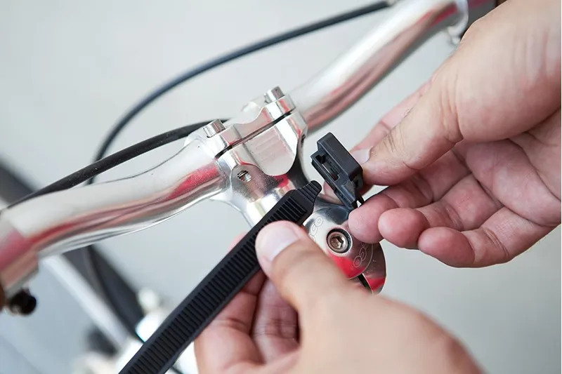 Walco City Chic Mobile Phone Holder Water Resistant-5