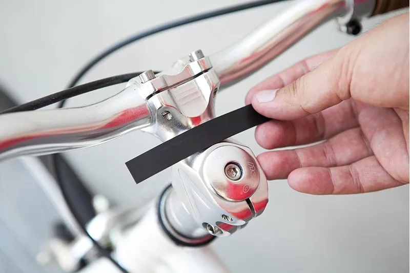 Walco City Chic Mobile Phone Holder Water Resistant-4