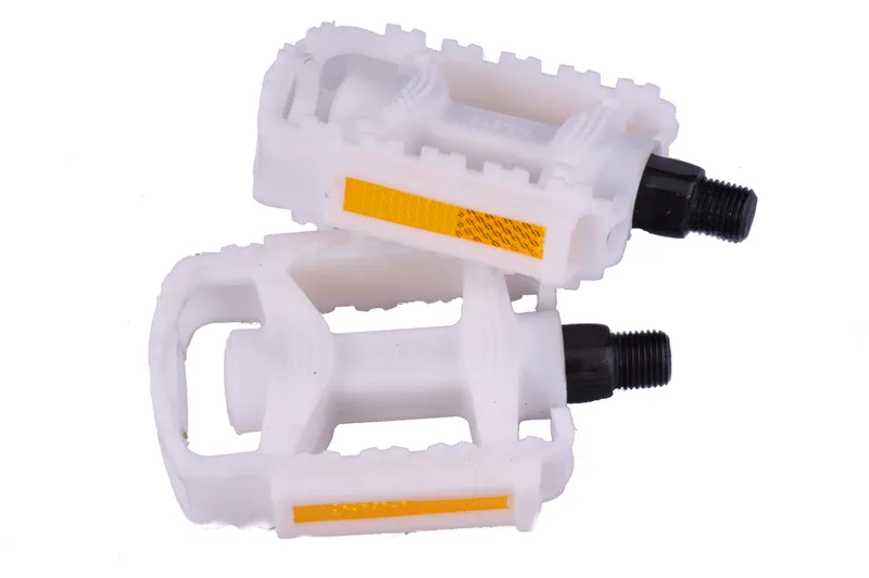 Ammaco Replacement Kids Pedals 1/2 White