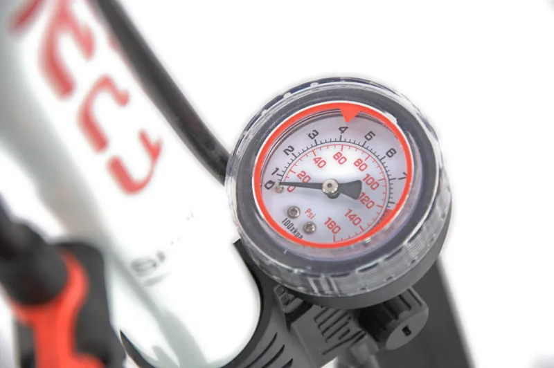 One23 Alloy Track Pump With Gauge White-1